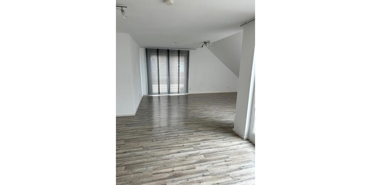 Dachgeschoßwohnung Steinenbronn - 3.5 Zimmer, 103 m&sup2;, 1.750&euro; | Angebot:26368773