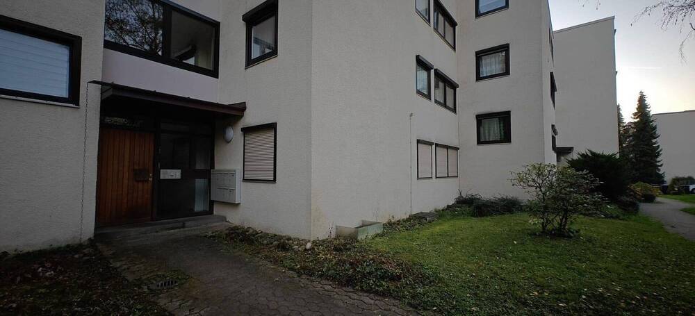 Stadtnah und doch im Grünen (Erdgeschoßwohnung in parkähnlicher Lage)