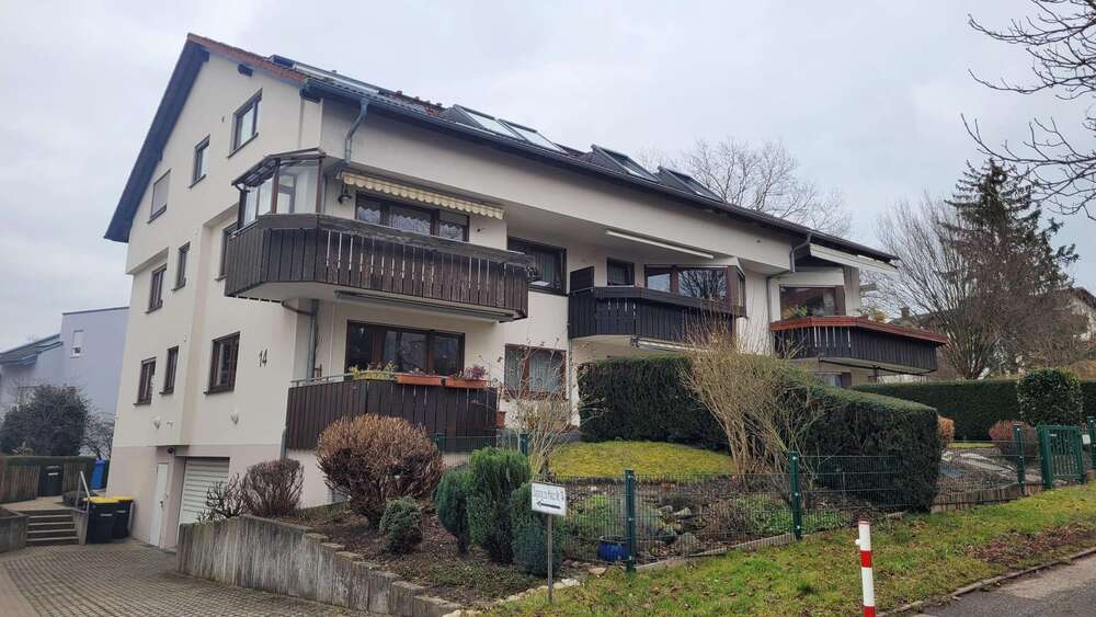 Etagenwohnung Pforzheim - 3 Zimmer, 84 m&sup2;, 895&euro; | Angebot:25972880