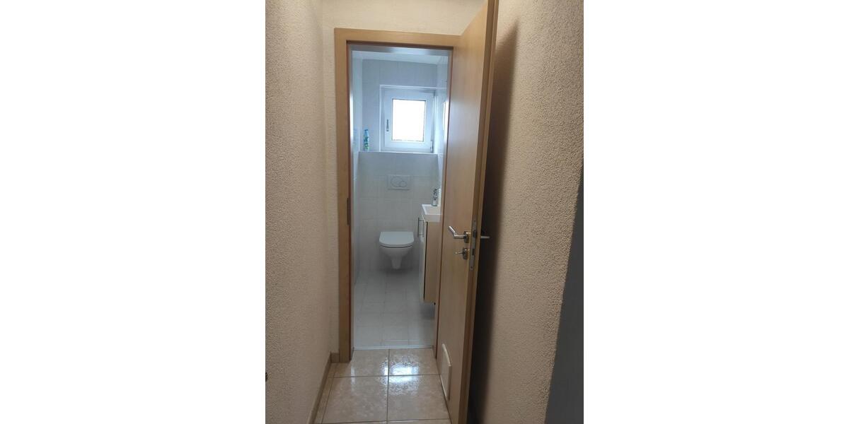 Etagenwohnung Leonberg - 3 Zimmer, 65 m&sup2;, 890&euro; | Angebot:25351926