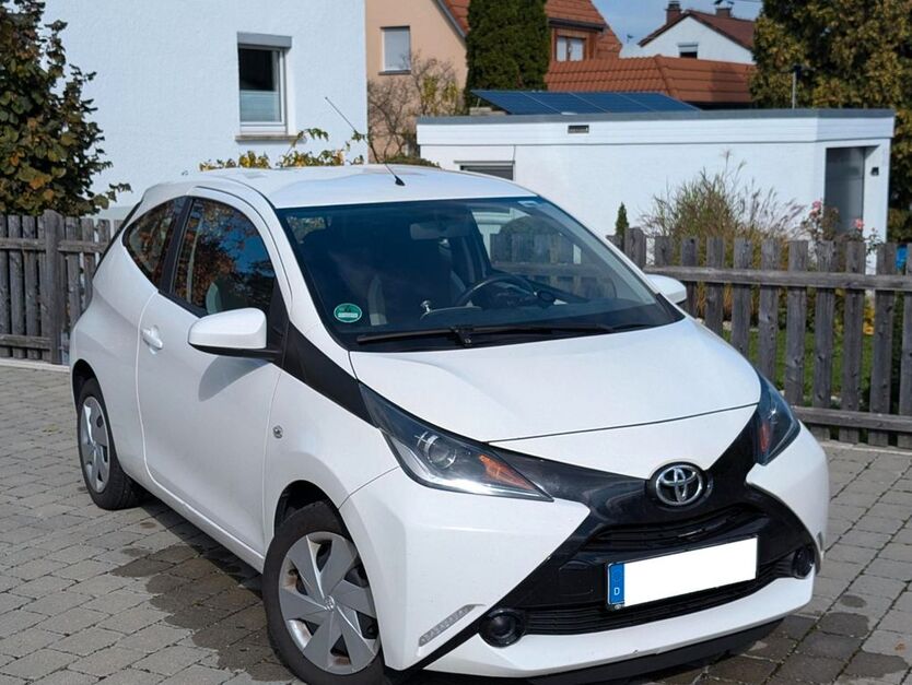Toyota Aygo (X) 113.000 km 6.450 € Reutlingen 72770