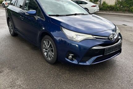 Toyota Avensis 200.000 km 8.200 € Möglingen/Ludwigsburg 71696