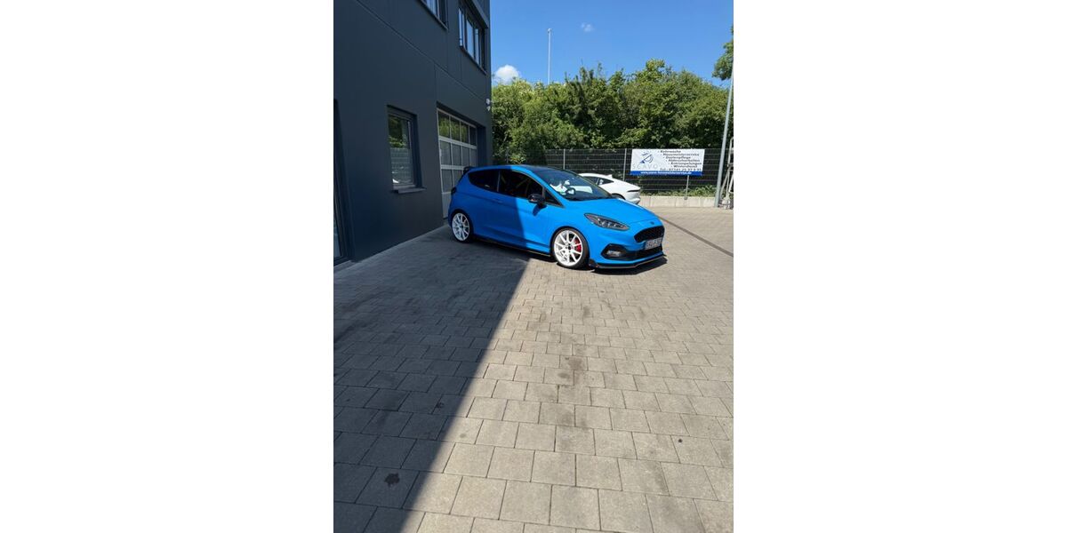 Ford Fiesta 95.000 km 22.000 &euro; Asperg 71679