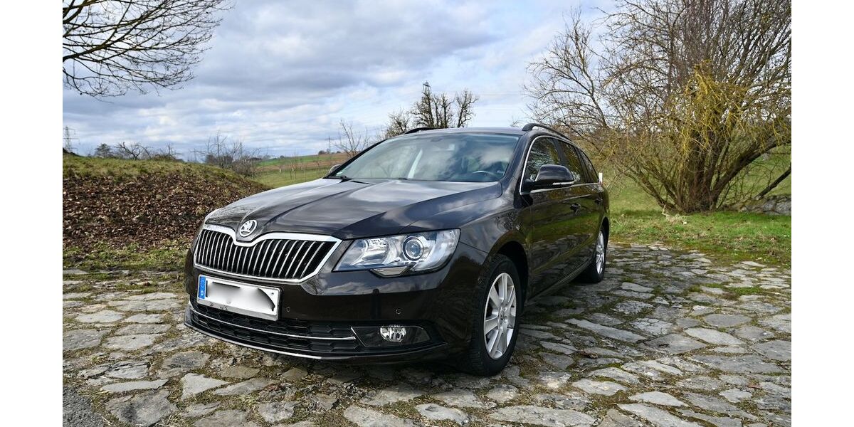 Skoda Superb 154.511 km 8.950 &euro; Ditzingen 71254