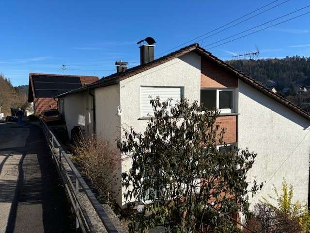 Haus zum Kaufen in Nagold-Gündringen 350.000 € 180 m²