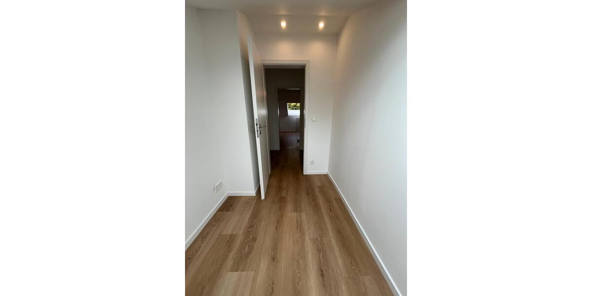 Dachgeschoßwohnung Kornwestheim - 3 Zimmer, 55 m&sup2;, 1.100&euro; | Angebot:27591475