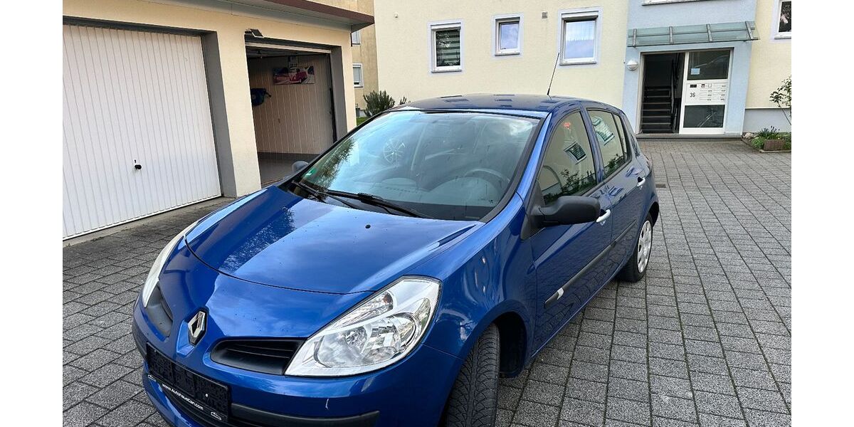 Renault Clio 159.000 km 2.990 &euro; Reutlingen 72760