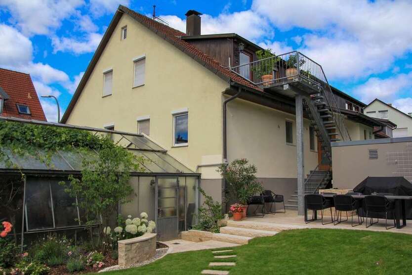 Haus zum Kaufen in Esslingen 1.045.000 € 346.7 m²