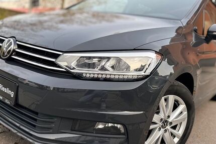 VW Touran 147.000 km 24.999 € Stuttgart 70435