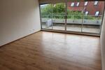 Lichtdurchflutete 4-Zimmer-Wohnung mit großem Balkon & Garage