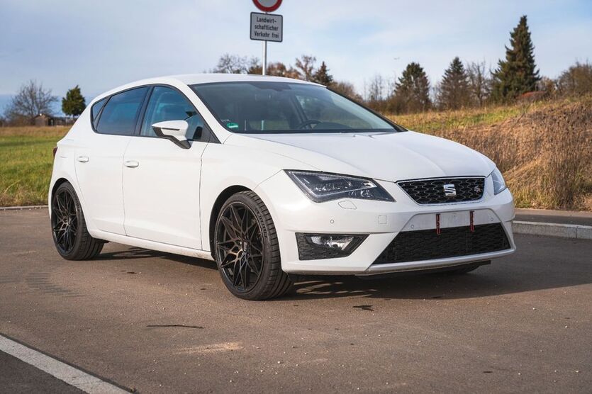 Seat Leon 97.226 km 14.390 € Wendlingen 73240