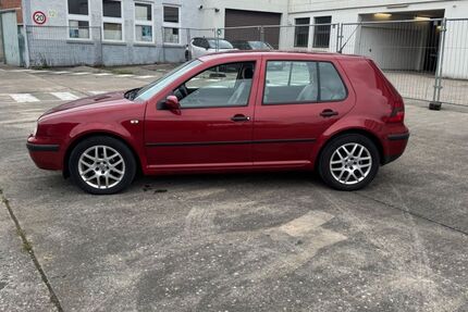 VW Golf 139.000 km 1.699 &euro; Mühlacker 75417