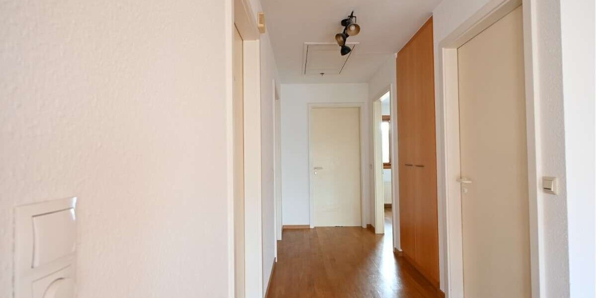Skandinavischer Charme zum Wohlfühlen - Dachgeschoßwohnung Vaihingen Kleinglattbach | Angebot:27594188