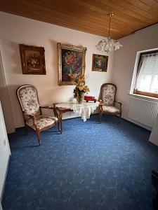FAMILIENTRAUM MIT GARTEN, GARAGE & STELLPLATZ - Reihenmittelhaus Reutlingen Reutlingen-Betzingen | Angebot:26991022