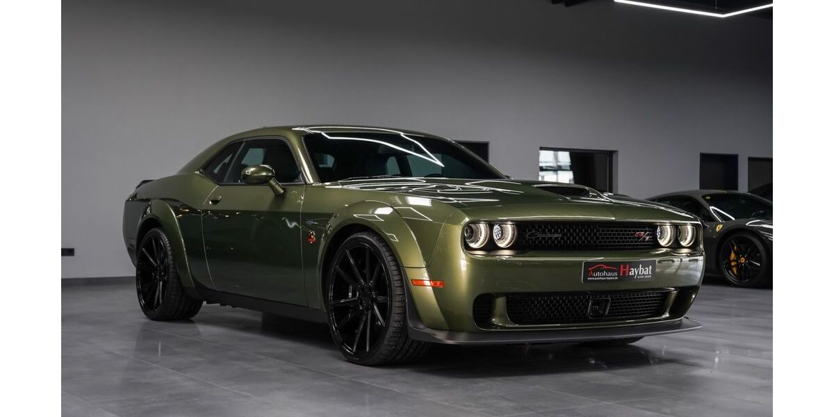 Dodge Challenger 16.500 km 61.950 € Calw 75365