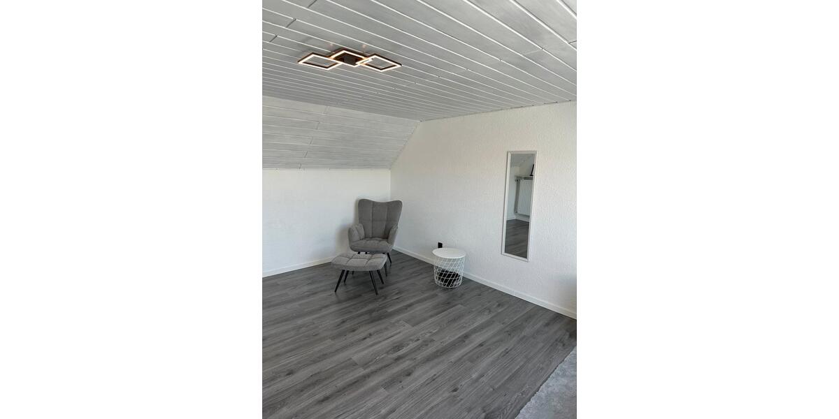 Etagenwohnung Mühlacker - 5 Zimmer, 25 m&sup2;, 33&euro; | Angebot:26682462