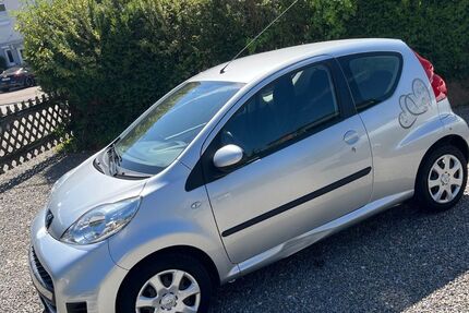 Peugeot 107 150.000 km 1.380 &euro; Ludwigsburg 71642