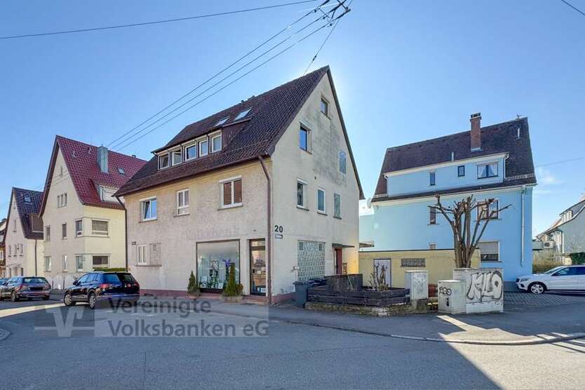 Haus zum Kaufen in Stuttgart Bad Cannstatt 1.099.000 € 208.6 m²