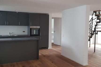 Wohnung Schwieberdingen - 4 Zimmer, 140 m&sup2;, 1.999&euro; | Angebot:25923480