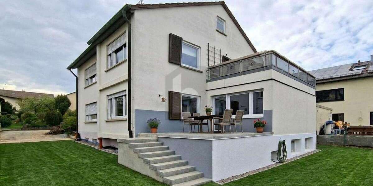 Einfamilienhaus Sindelfingen - 7 Zimmer, 230 m&sup2;, 800.000&euro; | Angebot:26847153