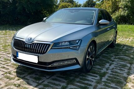 Skoda Superb 73.000 km 30.600 € Stuttgart 70192