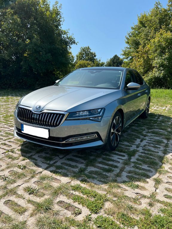 Skoda Superb 73.000 km 30.600 € Stuttgart 70192
