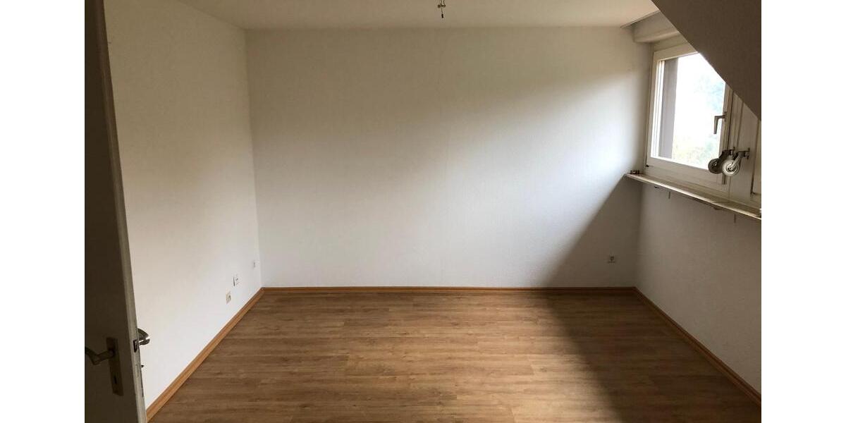 Dachgeschoßwohnung Esslingen am Neckar Brühl - 2 Zimmer, 37 m&sup2;, 152.000&euro; | Angebot:25027231