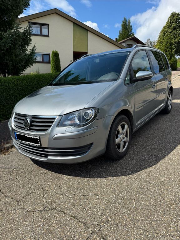 VW Touran 242.514 km 2.300 € Mühlacker 75417