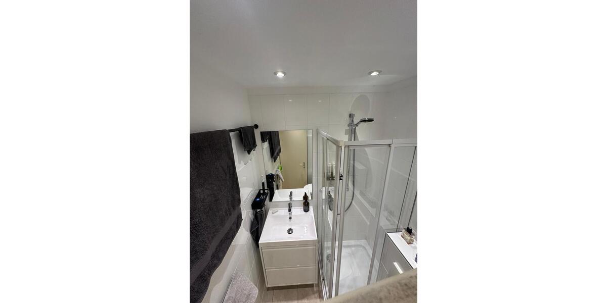 1 Zimmer Wohnung mi Balkon zimmer