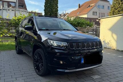 Jeep Compass 79.379 km 22.900 &euro; Stuttgart 70567