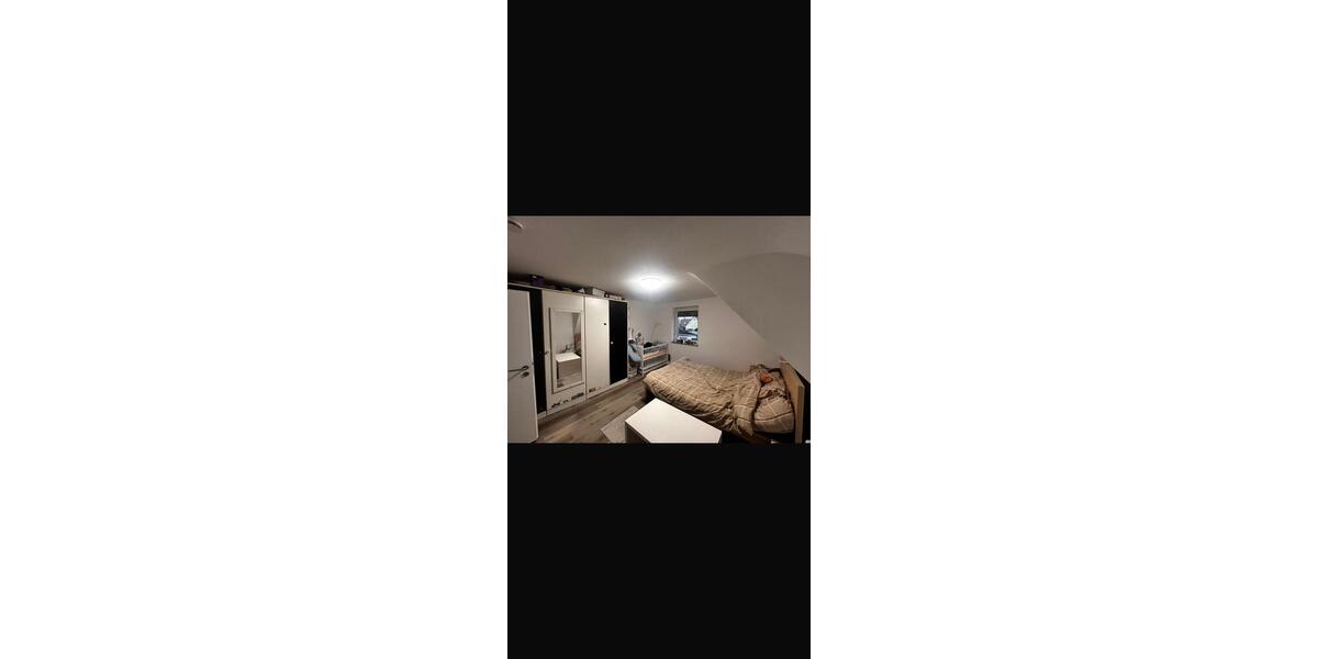 Dachgeschoßwohnung Reutlingen Altenburg - 3 Zimmer, 75 m&sup2;, 1.070&euro; | Angebot:27604891