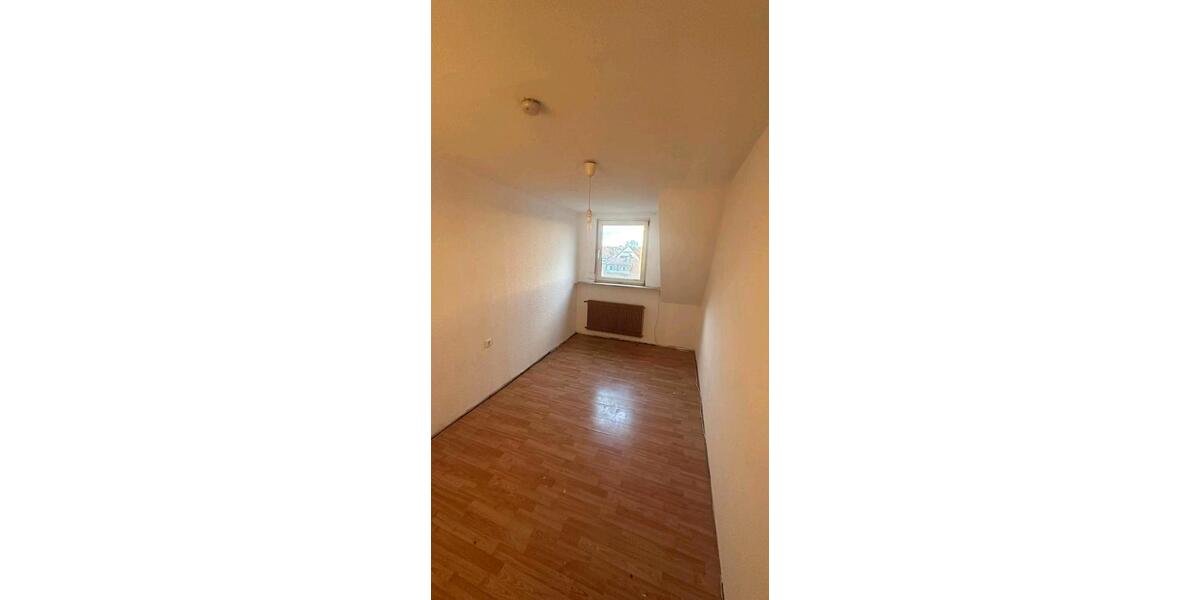 Dachgeschoßwohnung Stuttgart Zuffenhausen - 3 Zimmer, 67 m&sup2;, 220.000&euro; | Angebot:26966090