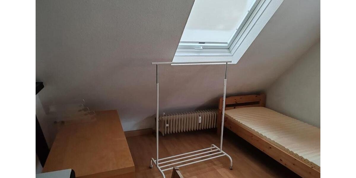 Dachgeschoßwohnung Reutlingen Reutlingen (Kernstadt) - 5 Zimmer, 64 m&sup2;, 219.000&euro; | Angebot:26524699