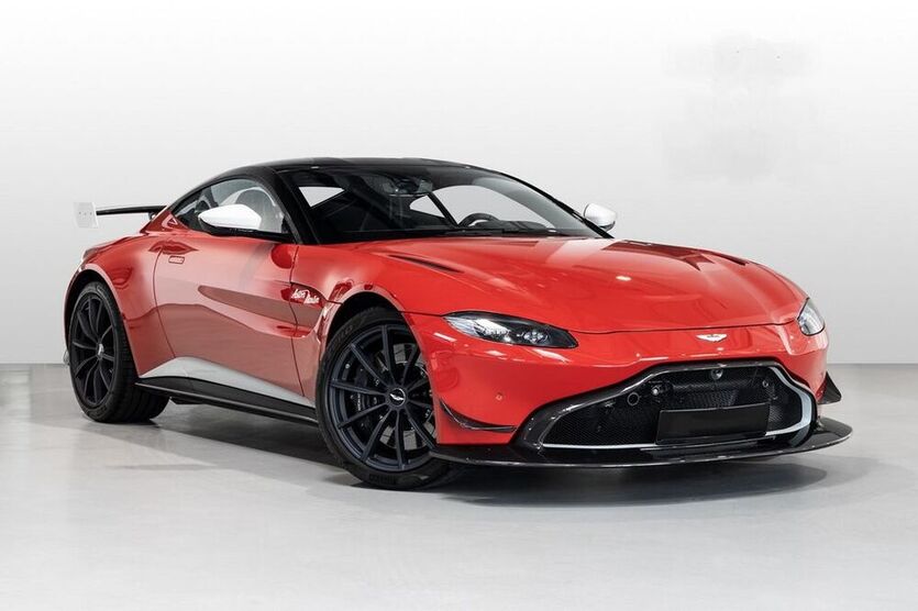 V8 Vantage