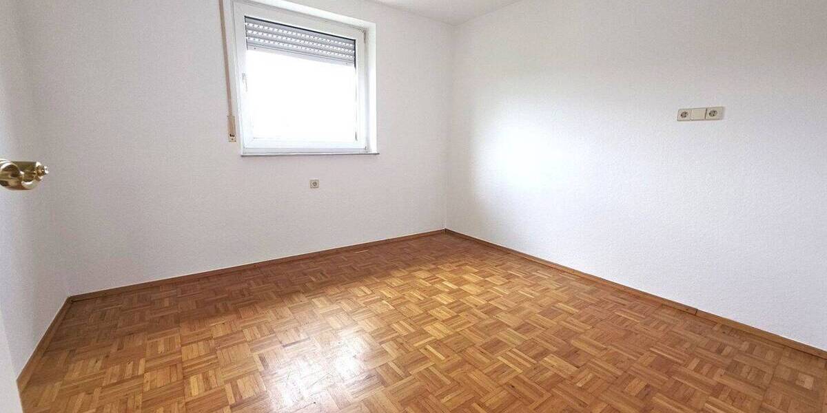 Renovierte 3-Zimmer-Wohnung mit Balkon, Parkett und Einbauküche – sofort frei! - Etagenwohnung Böblingen Dagersheim | Angebot:26835937