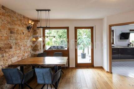 Wohnen wie im Haus: 120 m² mit 2 Garagen und Hobbykeller 4 zimmer