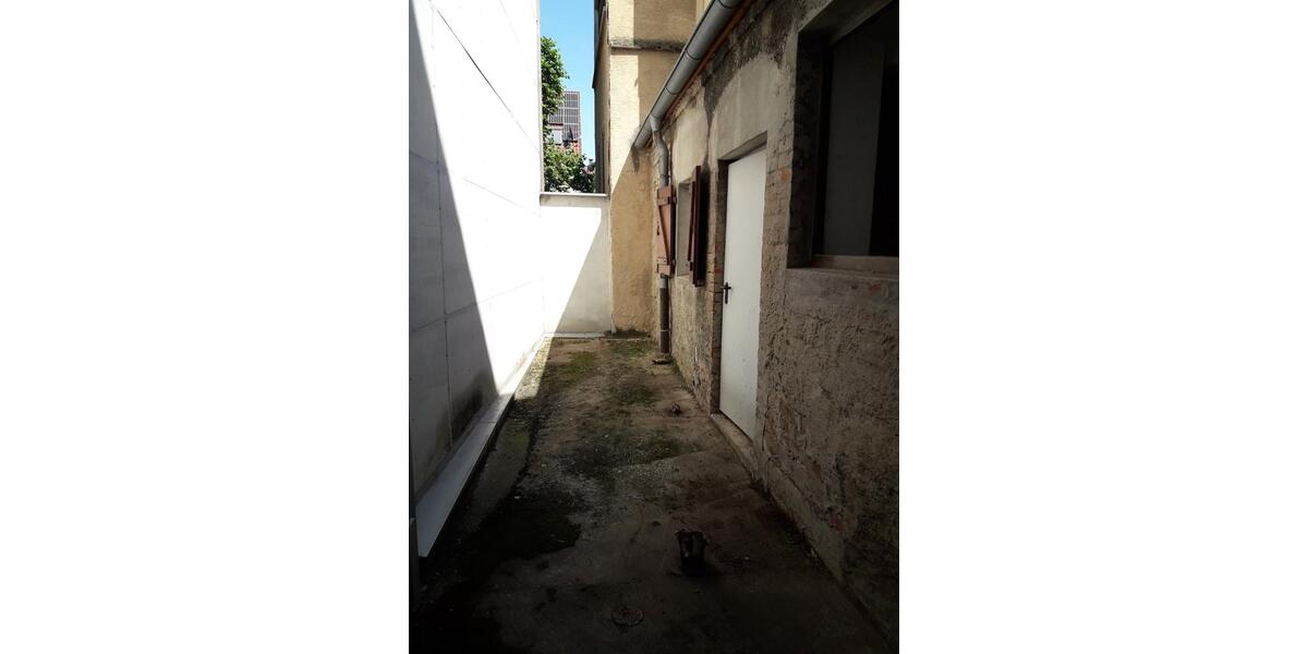 Attraktives Atelier bzw Lager mit Garage im Ludwigsburger Zentrum zimmer