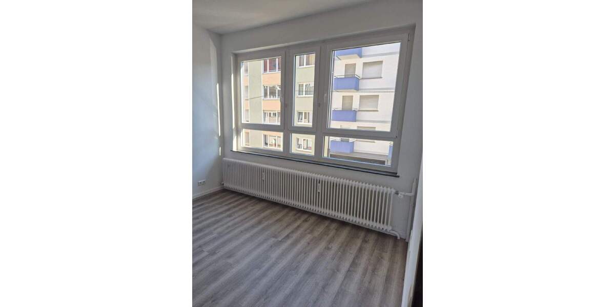Etagenwohnung Stuttgart Ost - 3 Zimmer, 126 m&sup2;, 1.800&euro; | Angebot:25674459