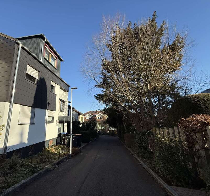 Haus zum Kaufen in Böblingen 880.000 € 220 m²