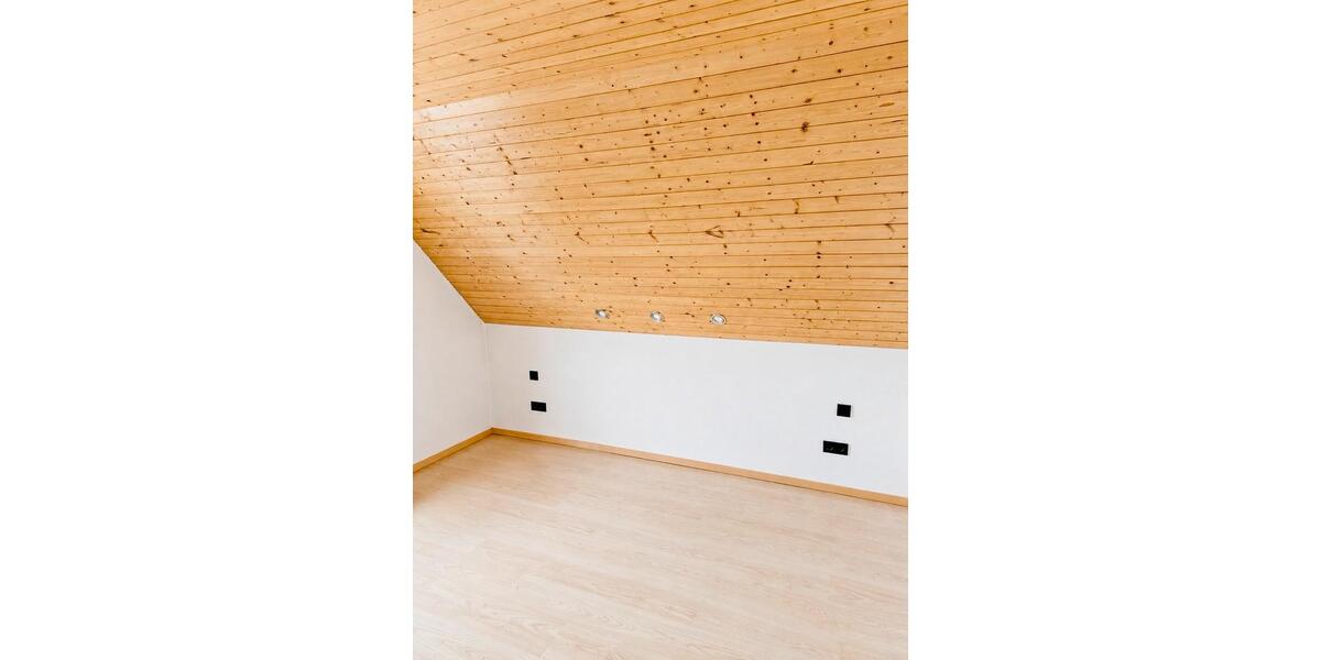 Dachgeschoßwohnung Ostfildern - 3 Zimmer, 70 m&sup2;, 1.000&euro; | Angebot:27608831