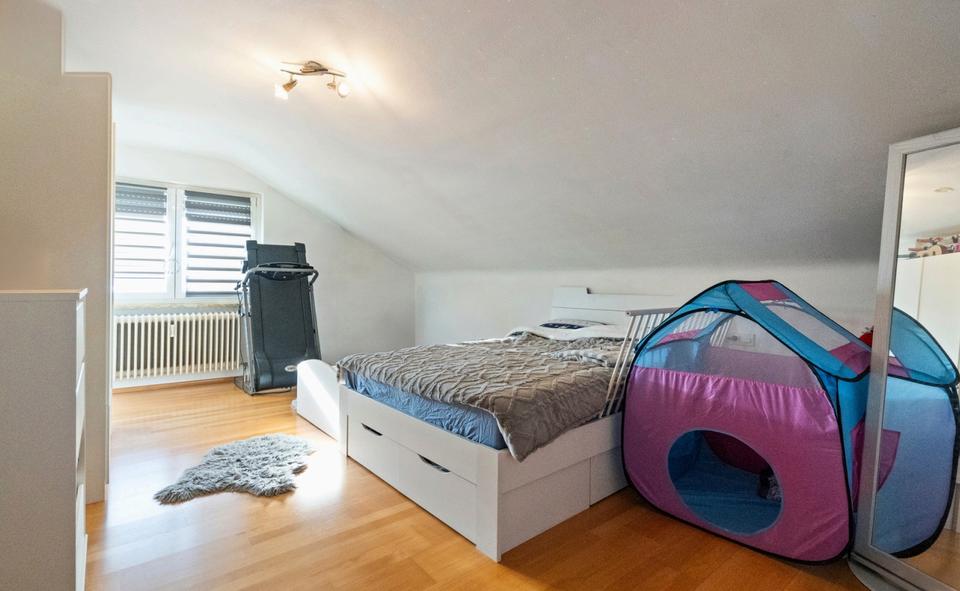 Dachgeschoßwohnung Rottenburg am Neckar - 4 Zimmer, 99 m&sup2;, 210.200&euro; | Angebot:26165703