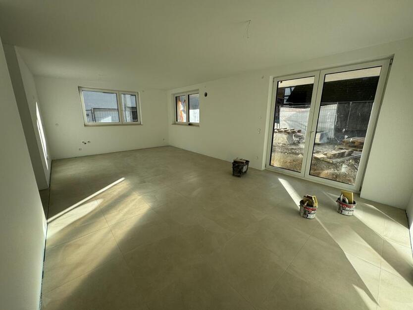 Erstbezug! Moderne Doppelhaushälfte mit 2 Einheiten in Neustetten zimmer