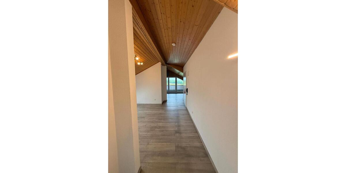 Dachgeschoßwohnung Ludwigsburg Hoheneck - 3 Zimmer, 55 m&sup2;, 1.000&euro; | Angebot:26483179