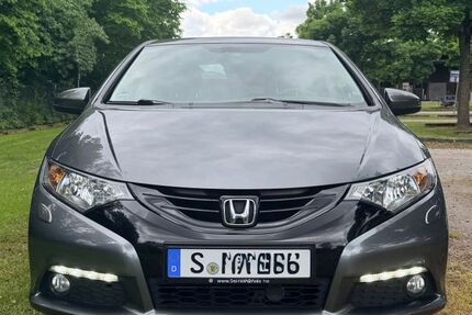 Honda Civic 136.000 km 8.690 &euro; stuttgart 70599