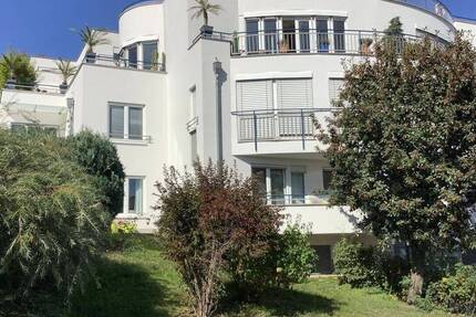 Traumhafte 2-Zimmer-Wohnung mit riesiger Dachterrasse und Panoramablick 2 zimmer