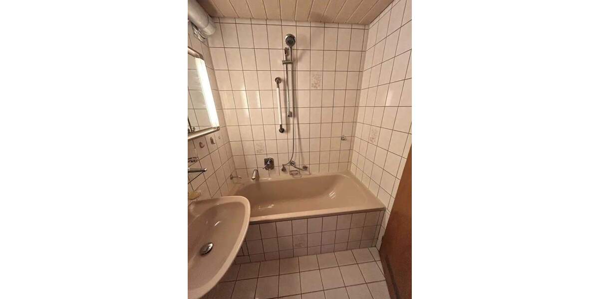 Etagenwohnung Herrenberg - 4 Zimmer, 96 m&sup2;, 330.000&euro; | Angebot:24811206