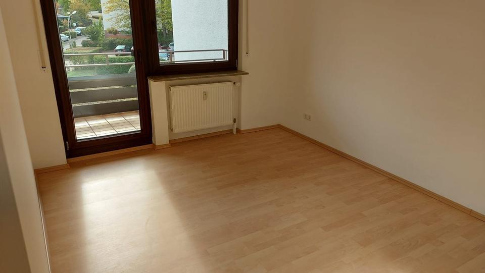 3 Zimmer Eigentumswohnung renoviert ohne Maklergebühren 74,26 qm