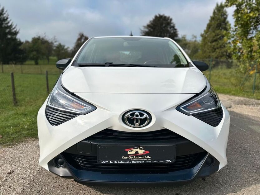 Toyota Aygo (X) 89.000 km 8.799 € Reutlingen 72770
