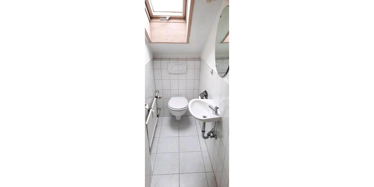 Dachgeschoßwohnung Stuttgart Feuerbach - 2.5 Zimmer, 35 m&sup2;, 161.000&euro; | Angebot:27111038