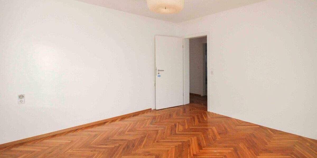 Etagenwohnung Ludwigsburg Ost - 3 Zimmer, 77 m&sup2;, 265.000&euro; | Angebot:24778168